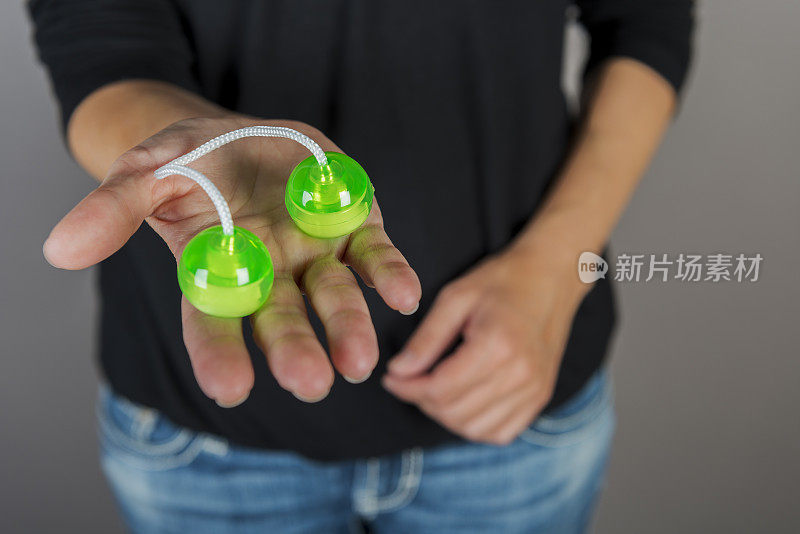 女人与begleri - 2珠子1串